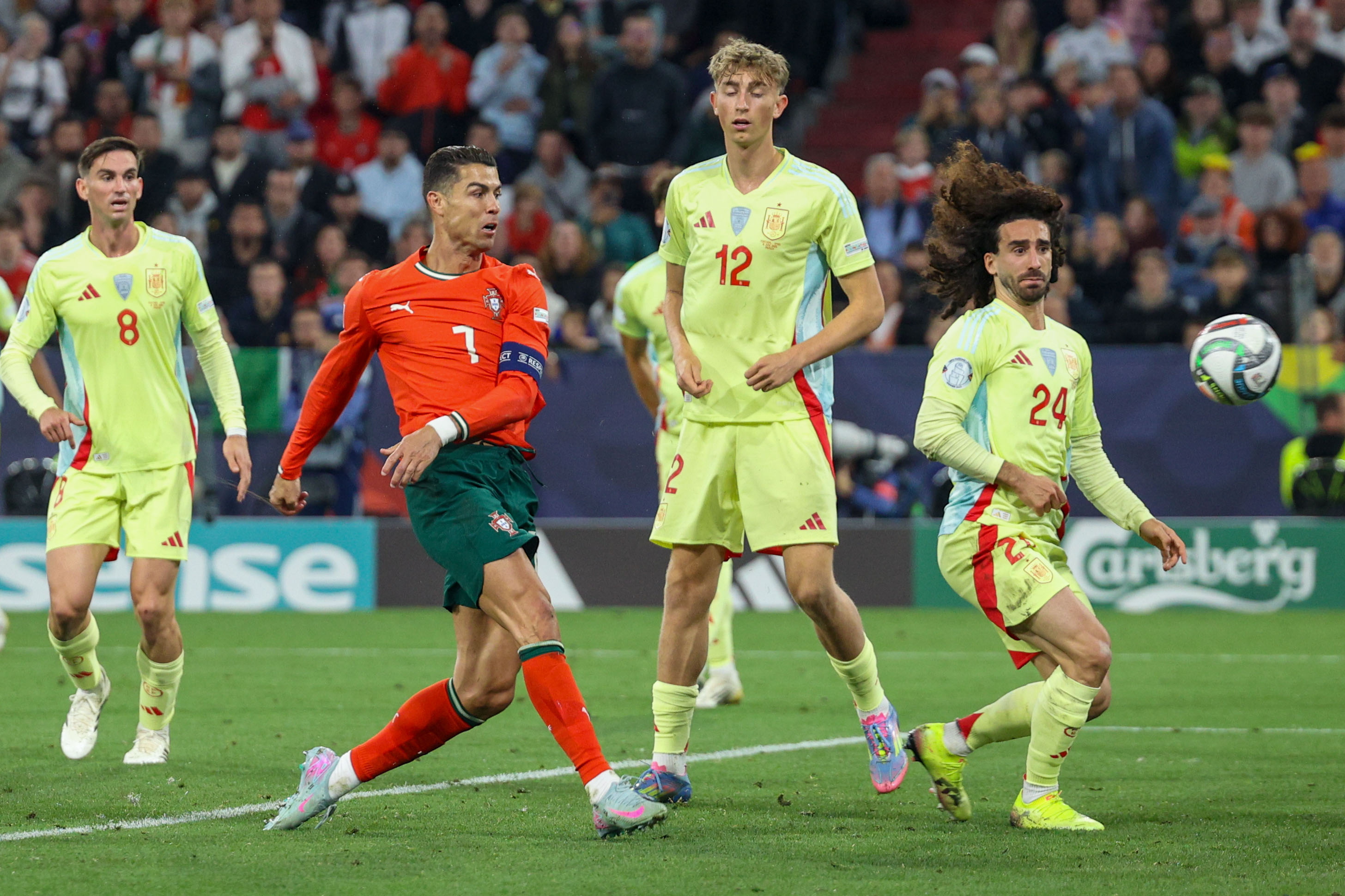 开云体育入口-葡萄牙队表现抢眼，压哨进入欧国联八强