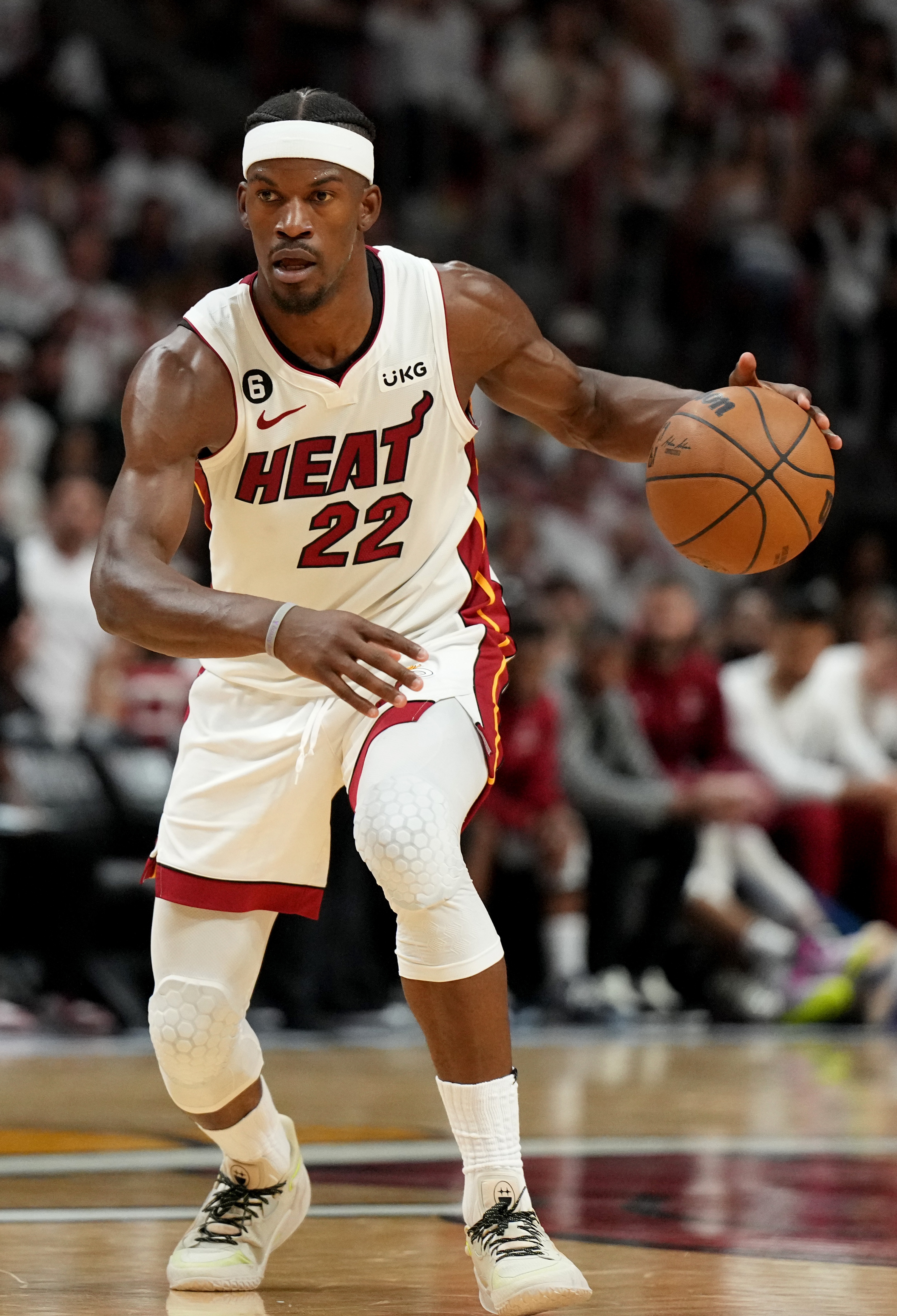 热火主场惊险击败对手，巴特勒单挑对手最后时刻关键表现的简单介绍