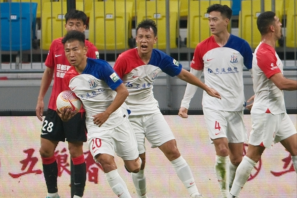 上港主场惨败鲁能，遗憾的地方在于前场的进攻缺乏化解