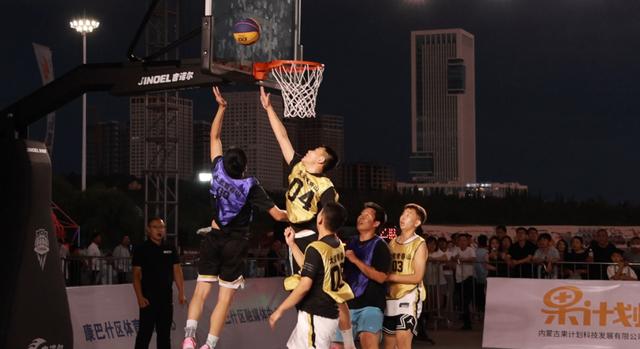 开云体育官方登录入口-篮球赛场上燃情展开竞技大战