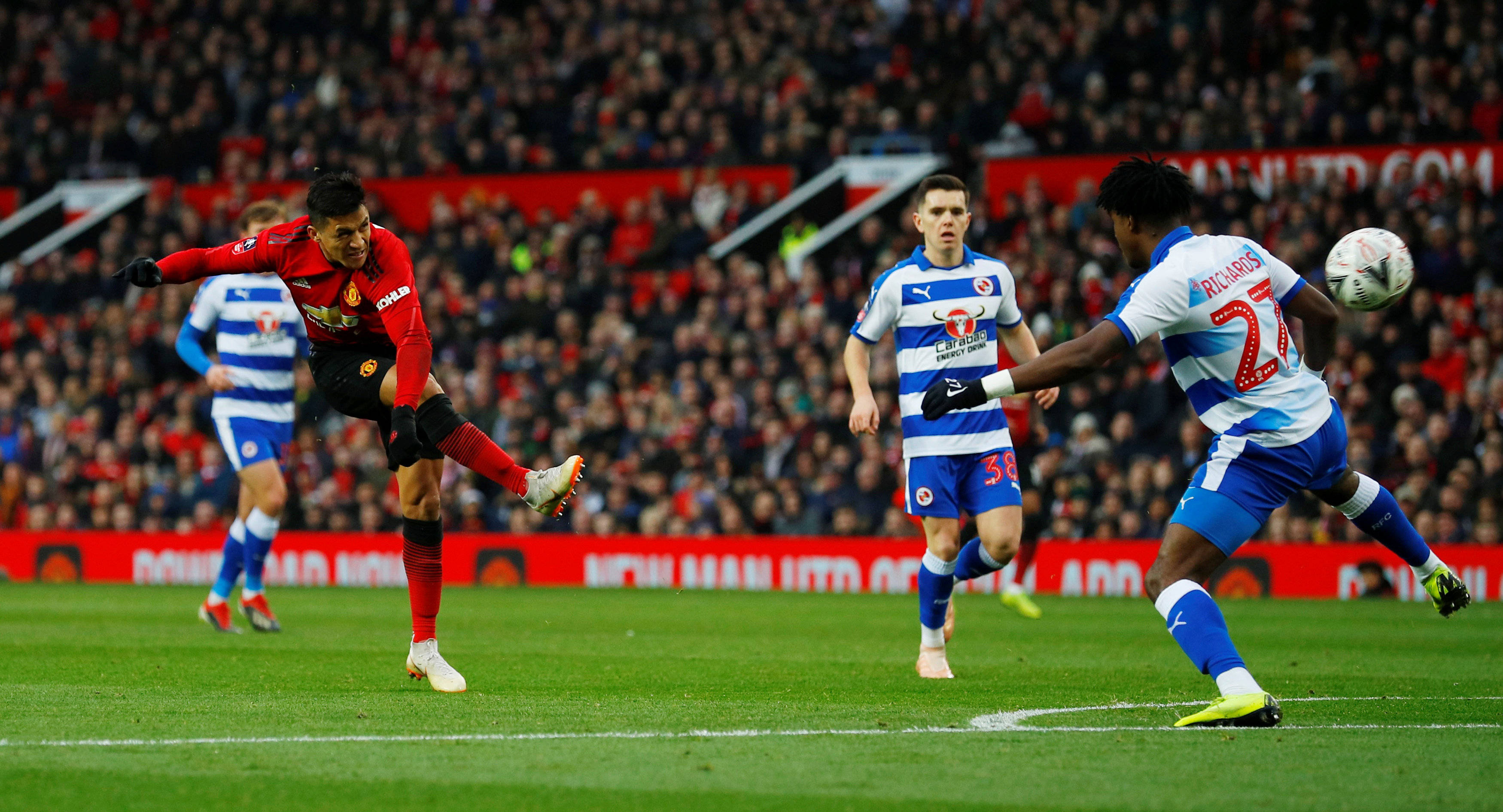 切尔滕汉姆连败，主教练面临困境