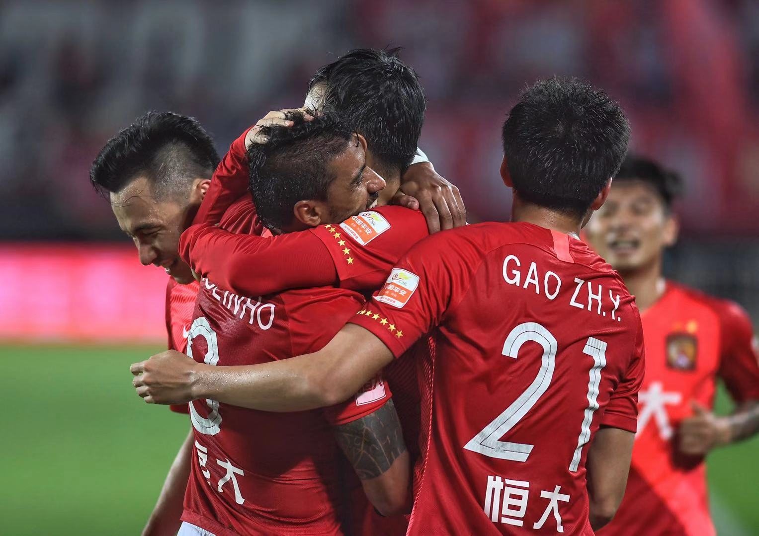 包含重燃战火的竞技场,球迷风起云涌的词条 包含重燃战火的竞技场,球迷风起云涌的词条