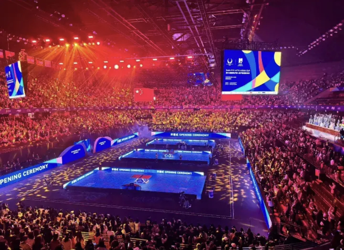 壮观的比赛场面吸引无数目光,精彩纷呈 壮观的比赛场面吸引无数目光,精彩纷呈