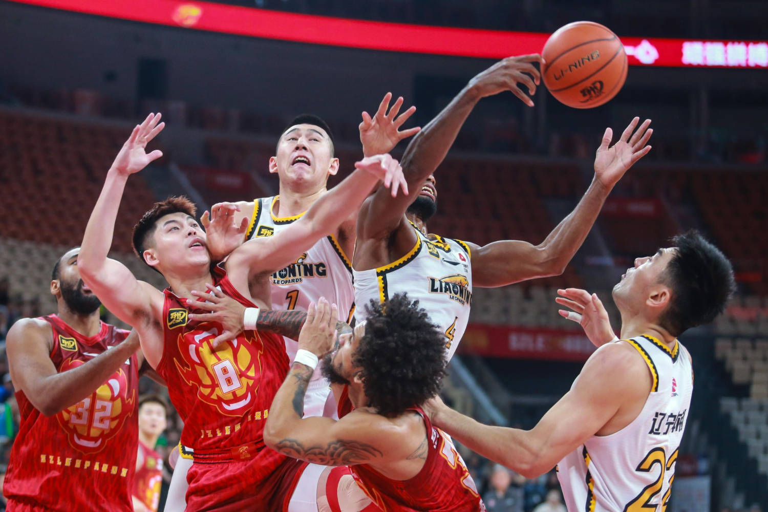 包含深圳队外援实力突出,成为球队得分保障的词条 包含深圳队外援实力突出,成为球队得分保障的词条