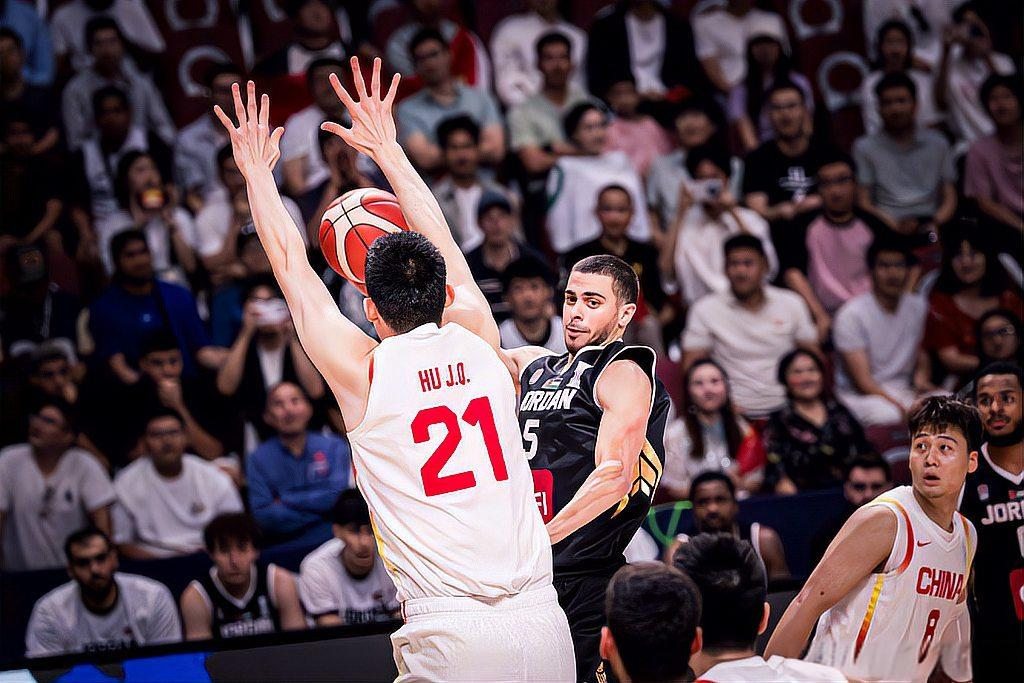 决胜关键时刻，球队展现实力与勇气