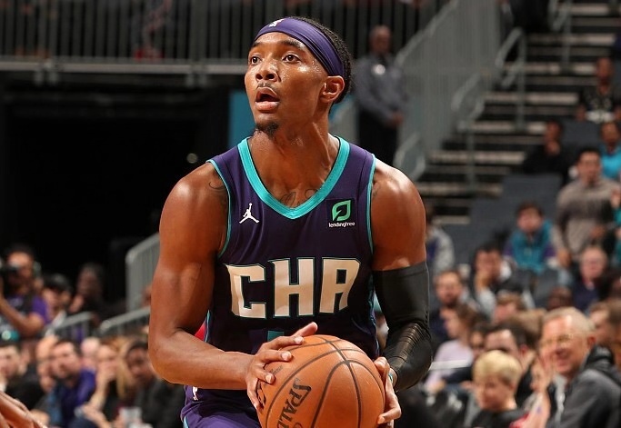 雄鹿主场大胜黄蜂，东部第一位置稳固